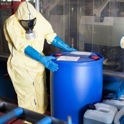 kimyasal-maddelerle-calismada-is-guvenligi